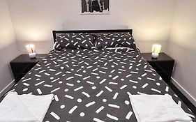 Leafy Braddon 2Bd 2Bth - Ground Floor, Patio